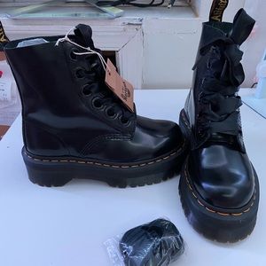 Doc Martens Molly Boots